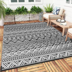 https://www.oldhouseonline.com/oho-html/review/wp-content/uploads/2023/05/montvoo-outdoor-rug-ohj-300x300.jpg