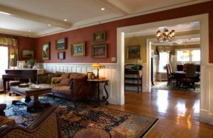 Comfort & Class in a 1918 Colonial Revival