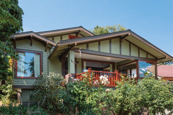 A Restored 1920s Arts & Crafts Bungalow