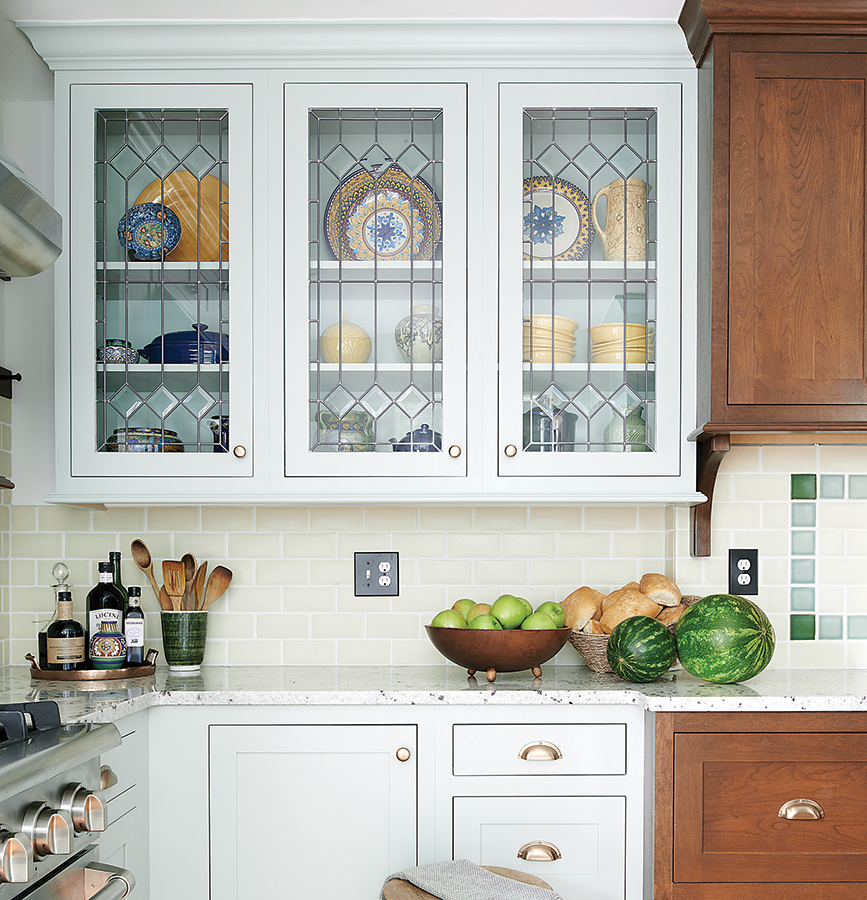 https://www.oldhouseonline.com/oho-html/wp-content/uploads/sites/2/2022/03/leaded-glass-cabinets.jpg
